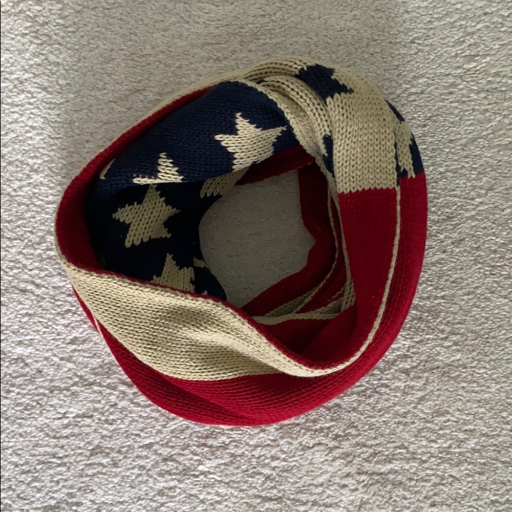 Vintage looking American flag infinity scarf